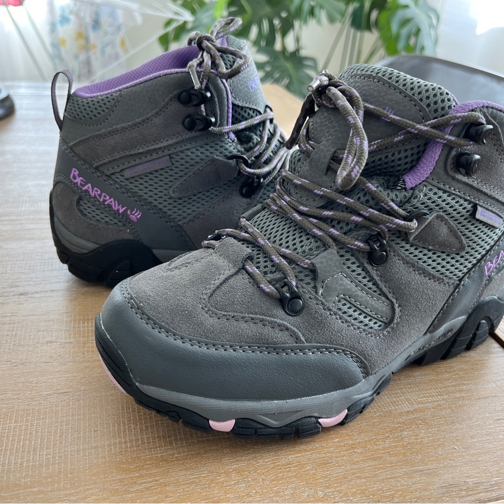 Bearpaw Women's Gray and Purple Boots